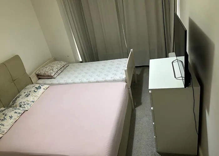 2 Bed Flat In London